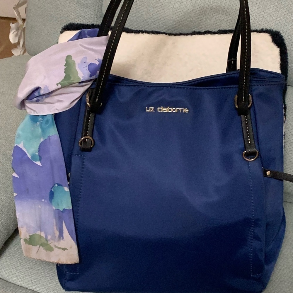 Liz Claiborne beautiful nylon bag perfect color for fall